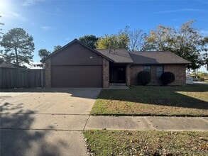 Building Photo - 14518 S Maple Ave