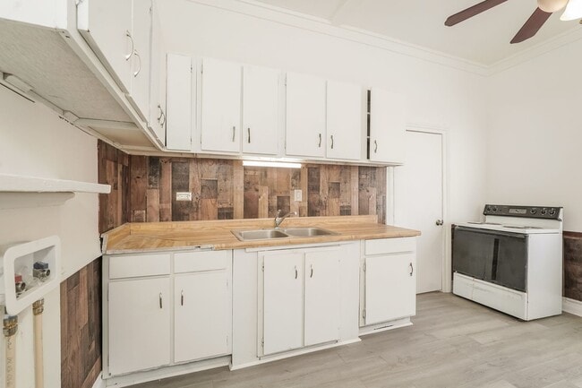 Building Photo - Augusta 2 Bedroom House!