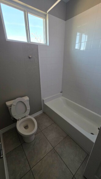 Building Photo - 1231 Rivas St