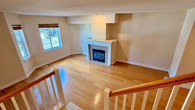 Building Photo - 5583 Lakemont Blvd SE