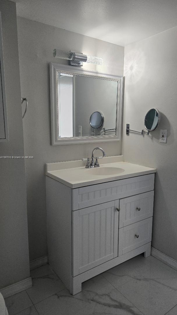 Building Photo - 17600 NW 68th Ave