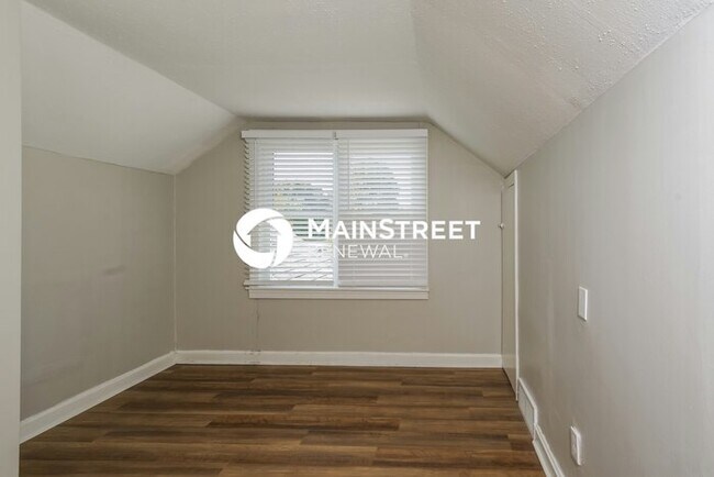 Building Photo - 3 Bedroom Pet-Friendly Home in Louisville,...