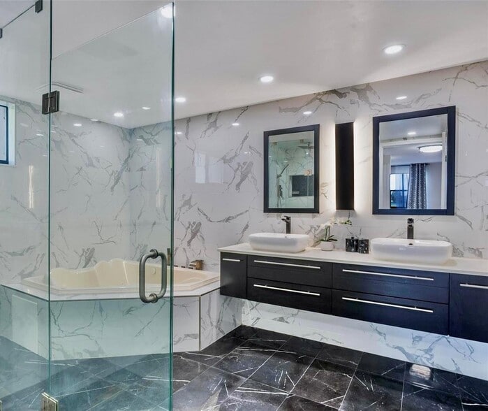 Building Photo - 605 Ives Dairy Rd