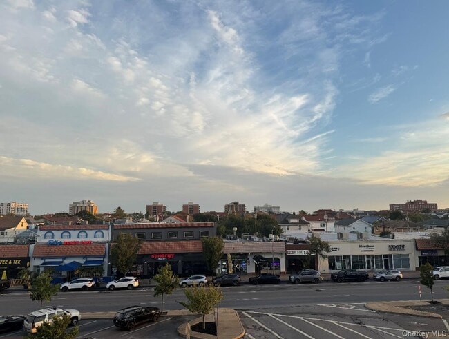 Building Photo - 235 W Park Ave