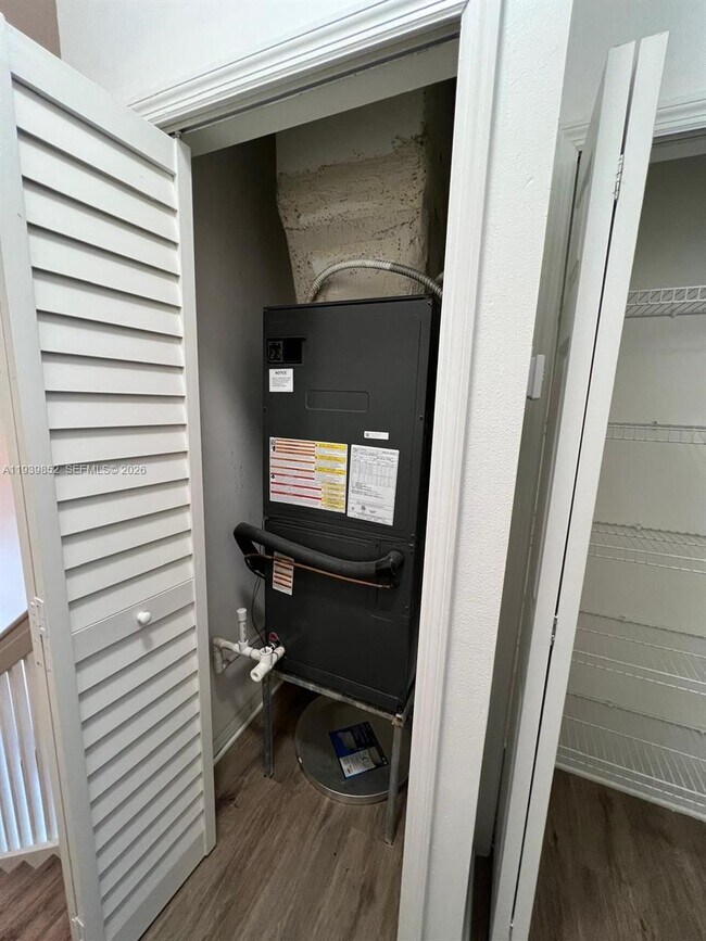 Building Photo - 721 SW 107th Ave