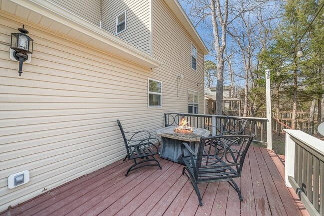 Building Photo - 2325 Rudder Ct