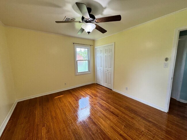 Building Photo - 114 Jackson St