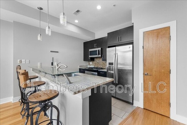 Building Photo - 471 Luray Pl NW