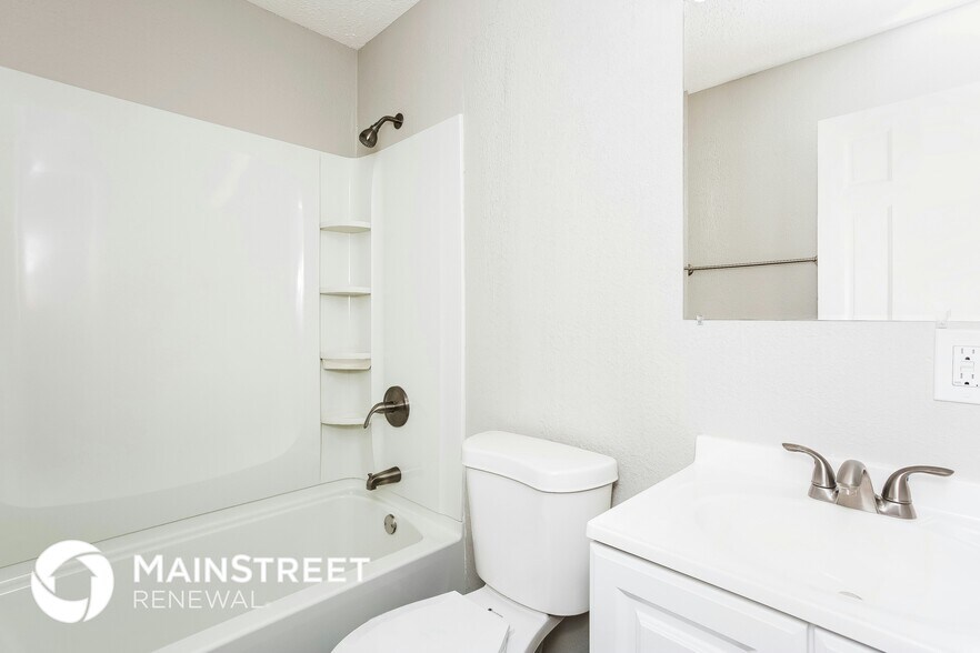 Building Photo - 9920 Montery Rd