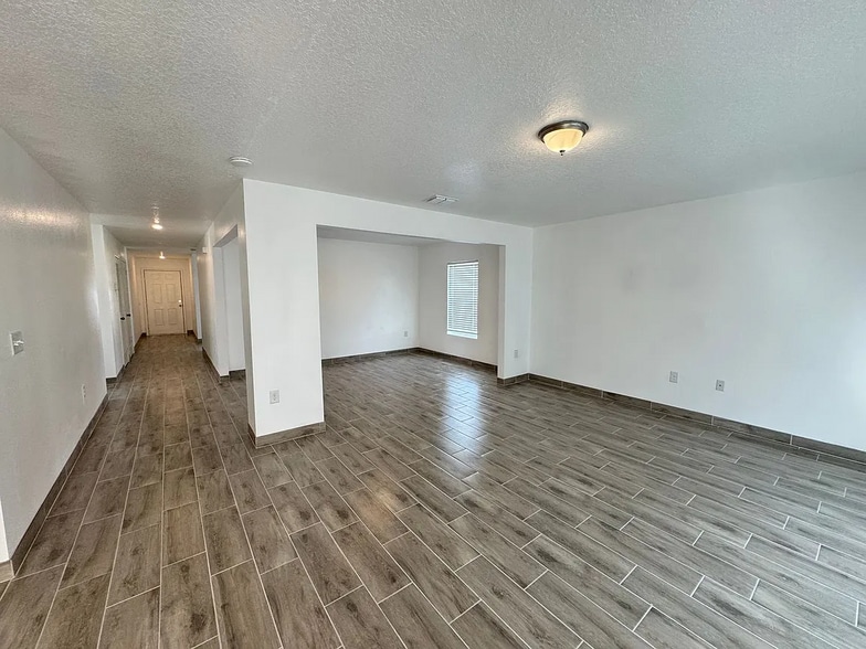 Building Photo - 910 Nancy Ct
