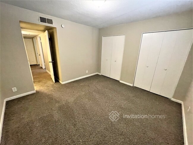 Building Photo - 409 N Central Dr
