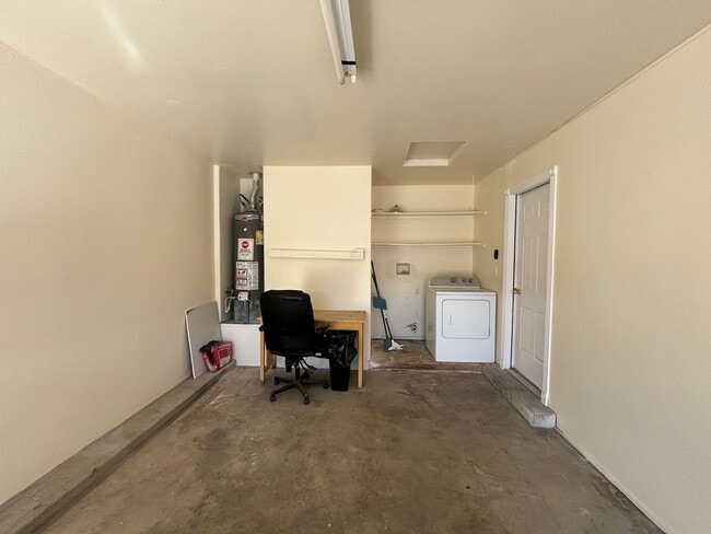 Building Photo - 3 Bed Home La Verkin