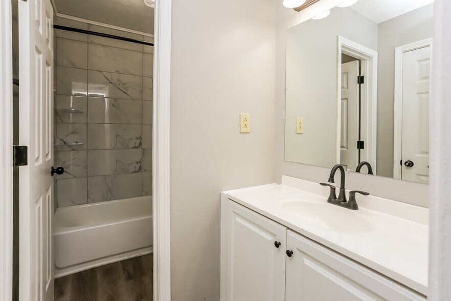 Building Photo - 7671 Antebellum Ln