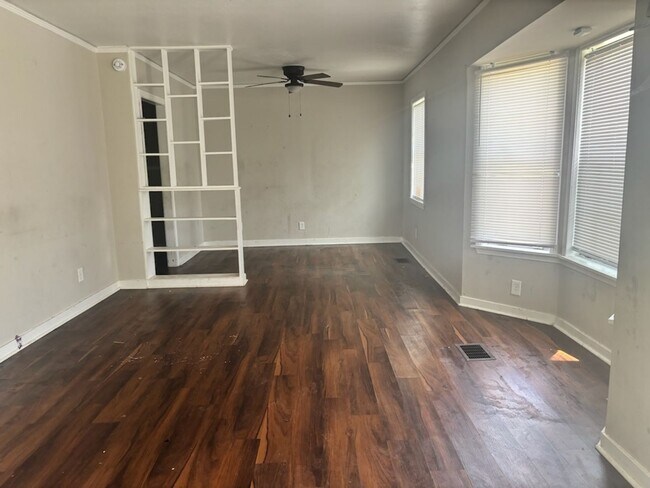 Building Photo - 5211 Robinson Rd