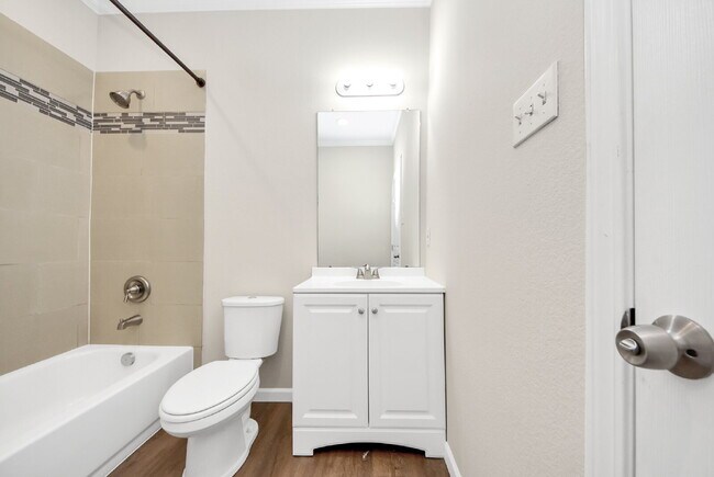 Building Photo - Renovated Houston Gem Near Downtown & the Medical Center