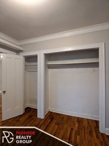 Building Photo - 3837 N Greenview Ave