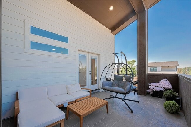 Building Photo - 2909 Nagle St