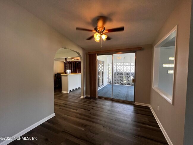 Building Photo - 11505 Inez Dr