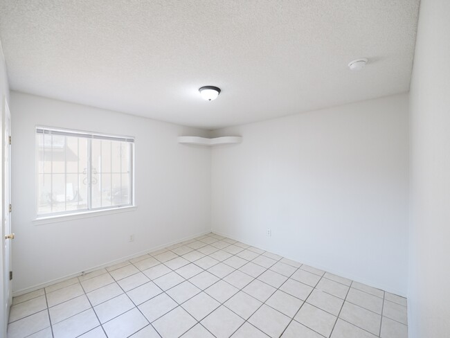 Building Photo - 12752 Tierra Salas Dr