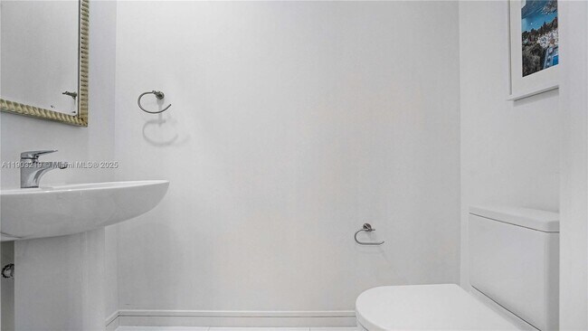 Building Photo - 1100 Biscayne Blvd