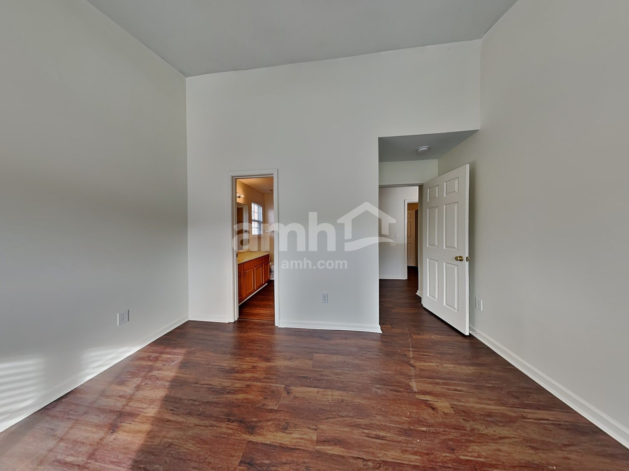 Building Photo - 218 Bellport Dr