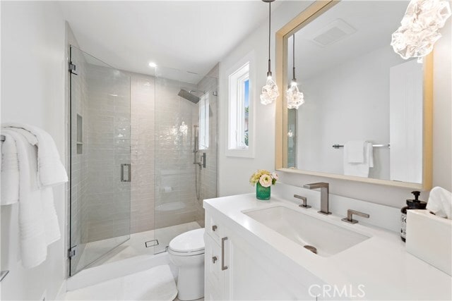 Building Photo - 450 Cliff Dr