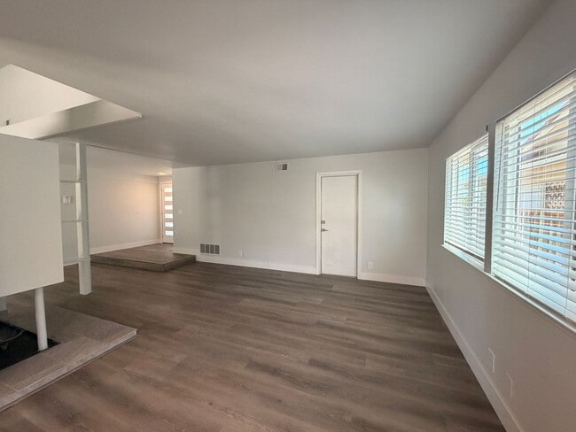 Building Photo - 278 El Portal Way