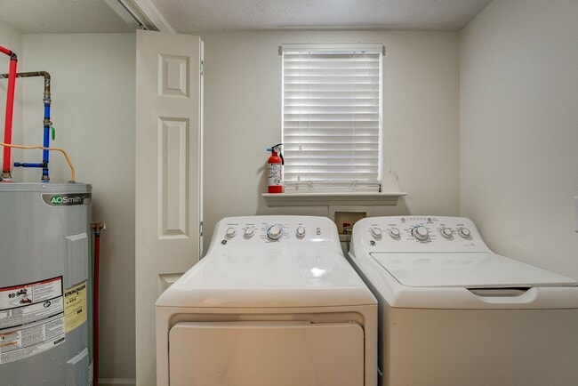 Building Photo - 1883 Powder Branch Rd