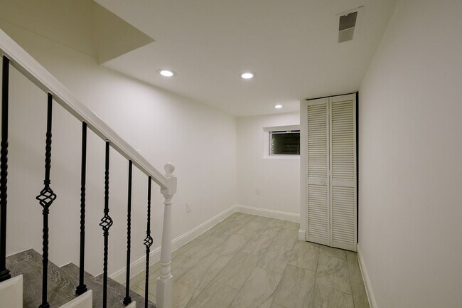 Building Photo - Charming & Renovated Petworth Rowhouse with Parking -  Available Now!