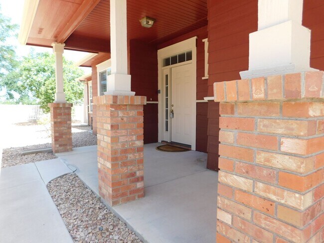 Building Photo - Spacious 2-Bed in Fountain Greens!
