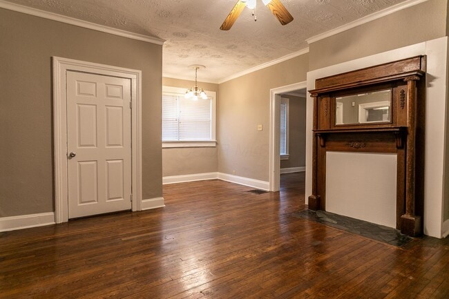 Building Photo - 1512 Indianola Ave