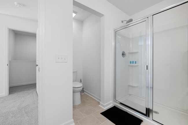 Building Photo - 2 Saltford Ln