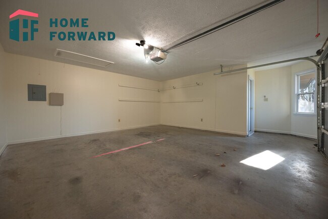 Building Photo - 2504 Ashbrooke Dr