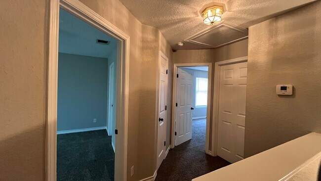 Building Photo - 5109 Flipper Dr