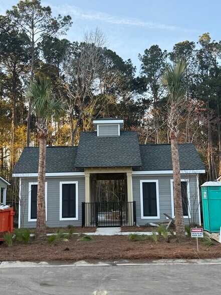 Building Photo - 102 Twin Rivers Dr