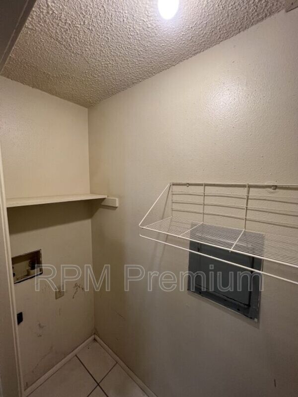 Building Photo - 5170 Weston