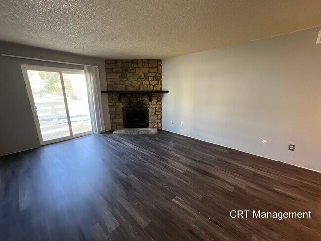 Building Photo - Spacious 2 Bed, 2 Bath Condo – Prime Lowry Location!