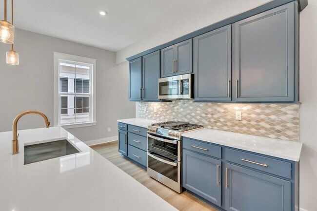 Building Photo - 299 Suwannee Dr