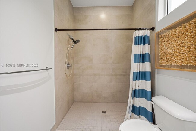 Building Photo - 7515 NW 99th Ave