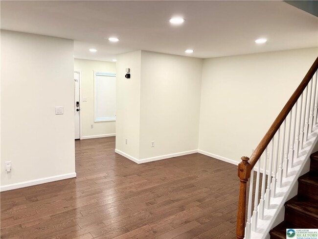 Building Photo - 1319 Mohr Cir