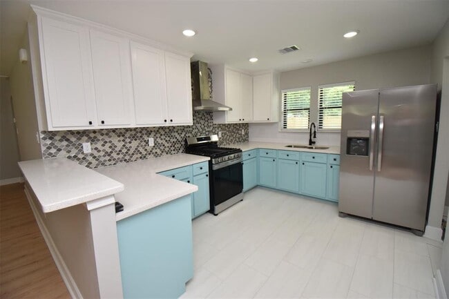 Building Photo - 5430 N Crooked Creek Dr