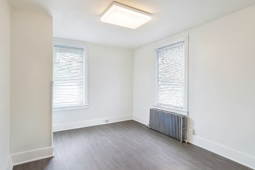 Building Photo - 469 Montclair Ave