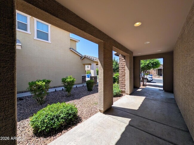 Building Photo - 9509 W Sells Dr