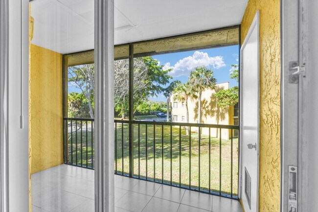 Building Photo - 112 Meadows Cir