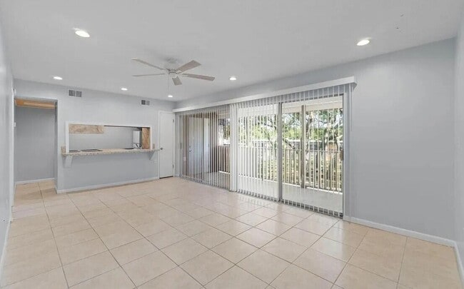 Building Photo - 408 Marshall Ct