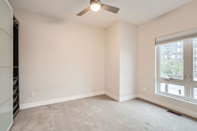 Building Photo - GORGEOUS TOWNHOUSE IN RiNo