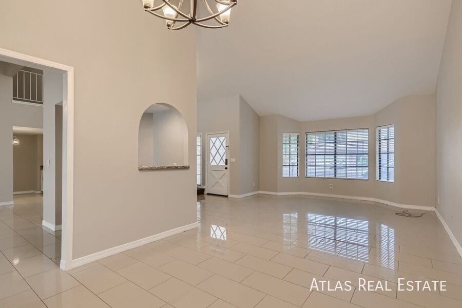 Building Photo - 5337 W Desert Hills Dr