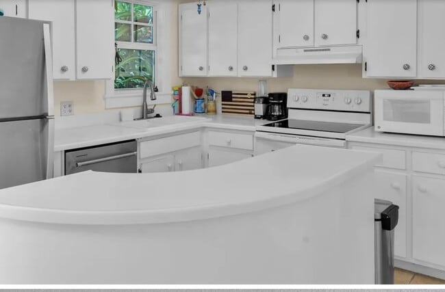 Building Photo - 2911 Seidenberg Ave