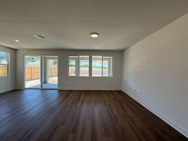 Building Photo - 156 Coiner St