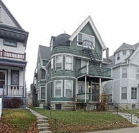 Building Photo - 1655 N Van Buren St 6 unit